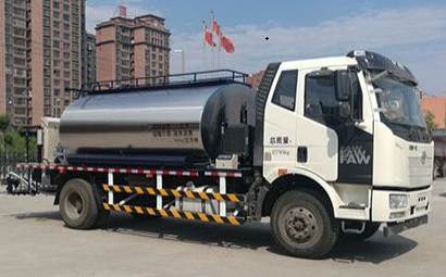 Precautions for the construction of a 5-ton bitumen spreader truck